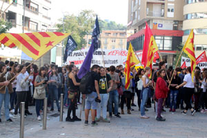 Concentraci&oacute; per la llibertat dels presos pol&iacute;tics a la pla&ccedil;a del Vi