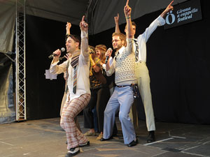 Festival A Capella 2018. Actuaci&oacute; de les Anxovetes & The Hanfris Quartet a la pla&ccedil;a de la Independ&egrave;ncia