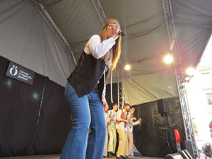 Festival A Capella 2018. Actuaci&oacute; de les Anxovetes & The Hanfris Quartet a la pla&ccedil;a de la Independ&egrave;ncia