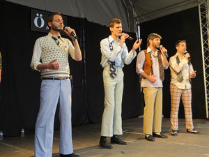 Festival A Capella 2018. Actuaci&oacute; de les Anxovetes & The Hanfris Quartet a la pla&ccedil;a de la Independ&egrave;ncia