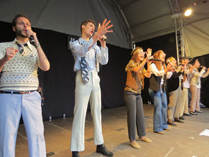 Festival A Capella 2018. Actuaci&oacute; de les Anxovetes & The Hanfris Quartet a la pla&ccedil;a de la Independ&egrave;ncia