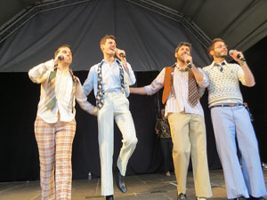 Festival A Capella 2018. Actuaci&oacute; de les Anxovetes & The Hanfris Quartet a la pla&ccedil;a de la Independ&egrave;ncia