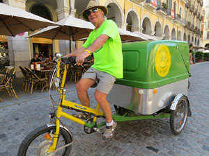 Arribada a la pla&ccedil;a de la Independ&egrave;ncia de la Flama del Canig&oacute; 2018