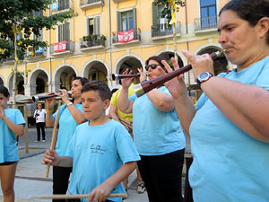 Arribada a la pla&ccedil;a de la Independ&egrave;ncia de la Flama del Canig&oacute; 2018