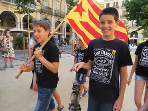 Cercavila de la Flama del Canig&oacute; 2018 fins la pla&ccedil;a del Vi