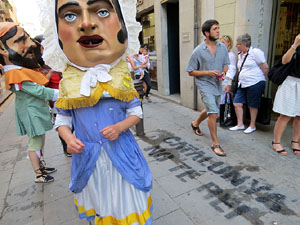 Cercavila de la Flama del Canig&oacute; 2018 fins la pla&ccedil;a del Vi