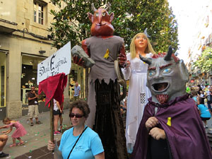 Cercavila de la Flama del Canig&oacute; 2018 fins la pla&ccedil;a del Vi