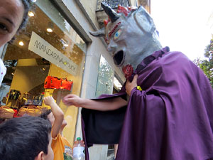 Cercavila de la Flama del Canig&oacute; 2018 fins la pla&ccedil;a del Vi