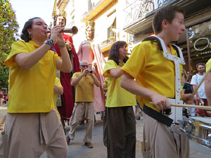 Cercavila de la Flama del Canig&oacute; 2018 fins la pla&ccedil;a del Vi