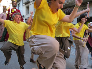 Cercavila de la Flama del Canig&oacute; 2018 fins la pla&ccedil;a del Vi