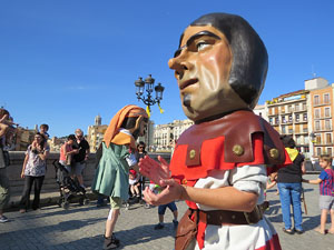 Cercavila de la Flama del Canig&oacute; 2018 fins la pla&ccedil;a del Vi