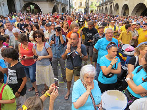 Encesa del foc a la pla&ccedil;a del Vi