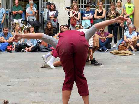 inund'ART 2018. Performance de poesia i dansa del Col&middot;lectiu Tac-Tiq