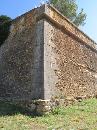 Vista parcial del castell de Montjuïc