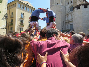 Temps de Flors 2018. Diada Castellera a la pla&ccedil;a de Sant Feliu amb els Marrecs de Salt, els Xics de Granollers, i els Sagals d�Osona