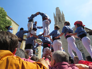 Temps de Flors 2018. Diada Castellera a la pla&ccedil;a de Sant Feliu amb els Marrecs de Salt, els Xics de Granollers, i els Sagals d�Osona