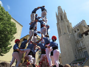 Temps de Flors 2018. Diada Castellera a la pla&ccedil;a de Sant Feliu amb els Marrecs de Salt, els Xics de Granollers, i els Sagals d�Osona