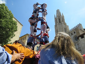 Temps de Flors 2018. Diada Castellera a la pla&ccedil;a de Sant Feliu amb els Marrecs de Salt, els Xics de Granollers, i els Sagals d�Osona