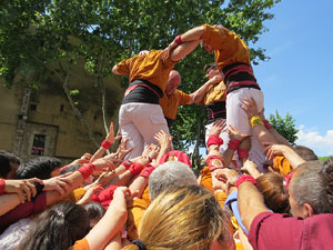 Temps de Flors 2018. Diada Castellera a la pla&ccedil;a de Sant Feliu amb els Marrecs de Salt, els Xics de Granollers, i els Sagals d�Osona