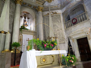 Temps de Flors 2018. Muntatges i instal&middot;lacions florals als diversos espais de l'Esgl&eacute;sia dels Dolors