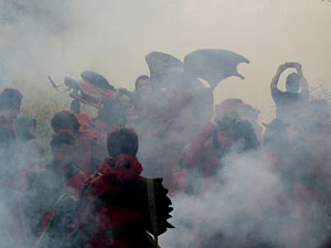 Festival Und&agrave;rius 2018. Correfoc amb el Petit Drac Major de Girona i els Trons de l'Onyar