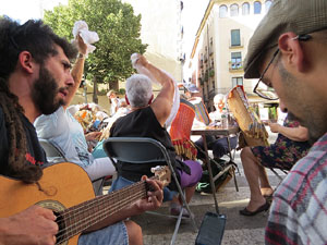 Festival Und&agrave;rius 2018. Trobada de puntaires a la pla&ccedil;a de Sant Feliu