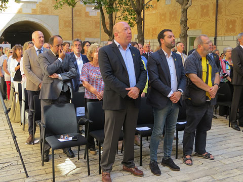 El cant de 'Els Segadors' al Pati de les Magn&ograve;lies