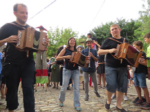 Festa Major de Sant Daniel 2018 - Cercavila des del mirador de Montorr&oacute; a la placeta d'entrada del Monestir de Sant Daniel