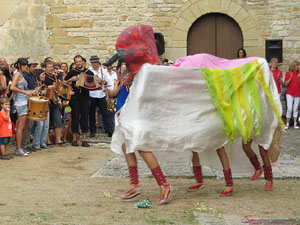 Festa Major de Sant Daniel 2018 - Cercavila des del mirador de Montorr&oacute; a la placeta d'entrada del Monestir de Sant Daniel