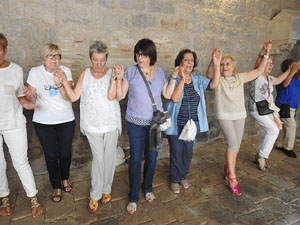 Festa Major de Sant Daniel 2018 - Audici&oacute; i ballada de la Sardana de les monges al claustre del Monestir de Sant Daniel
