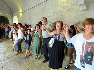 Festa Major de Sant Daniel 2018 - Audici&oacute; i ballada de la Sardana de les monges al claustre del Monestir de Sant Daniel