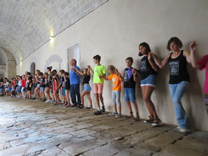 Festa Major de Sant Daniel 2018 - Audici&oacute; i ballada de la Sardana de les monges al claustre del Monestir de Sant Daniel