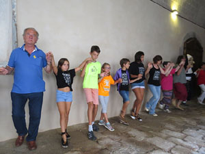 Festa Major de Sant Daniel 2018 - Audici&oacute; i ballada de la Sardana de les monges al claustre del Monestir de Sant Daniel