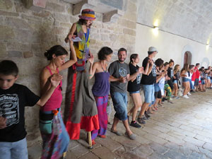 Festa Major de Sant Daniel 2018 - Audici&oacute; i ballada de la Sardana de les monges al claustre del Monestir de Sant Daniel