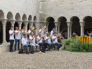 Festa Major de Sant Daniel 2018 - Audici&oacute; i ballada de la Sardana de les monges al claustre del Monestir de Sant Daniel