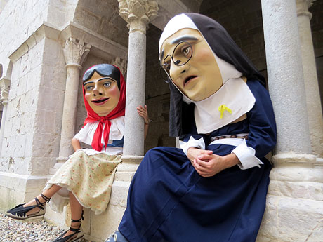 Festa Major de Sant Daniel 2018 - Audici&oacute; i ballada de la Sardana de les monges al claustre del Monestir de Sant Daniel