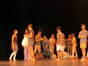 FITAG 2018 - Representaci&oacute; de l'obra Europa, a c&agrave;rrec de Cr&agrave;dula Teatre i el Cor Preludi, al Teatre Municipal