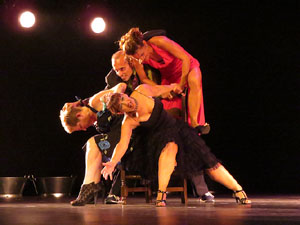 FITAG 2018 - Representaci&oacute; de l'obra Oceans, a c&agrave;rrec del grup El Mirall, de Blanes, al Teatre Municipal