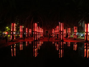 Festival Temps d'Art. Espectacle Cl&uacute;ster al Parc Central de Girona