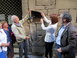 Centenari del xuixo. Descobriment d'una placa commemorativa a la Cort Reial de Girona