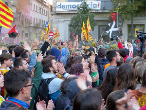 Concentraci&oacute; per l'1-O davant la subdelegaci&oacute; del Gobierno a Jaume I