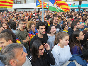 Concentraci&oacute; per l'1-O davant la subdelegaci&oacute; del Gobierno a Jaume I