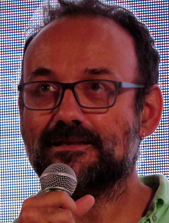 Lluc Salellas, durant els parlaments dels testimonis del 20-S a Barcelona