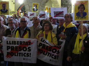 Concentració a la plaça del Vi per la llibertat dels presos polítics, amb Joanjo Bosk