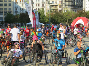 56a Festa del Pedal del GEiEG a la pla&ccedil;a de l'U d'octubre de 2017