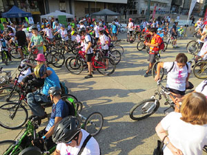 56a Festa del Pedal del GEiEG a la pla&ccedil;a de l'U d'octubre de 2017