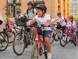 56a Festa del Pedal del GEiEG a la pla&ccedil;a de l'U d'octubre de 2017
