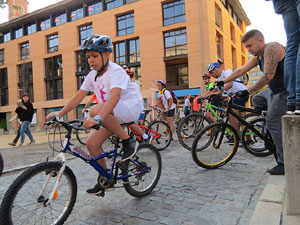 56a Festa del Pedal del GEiEG a la pla&ccedil;a de l'U d'octubre de 2017