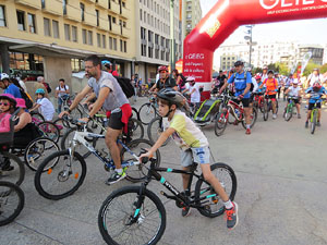 56a Festa del Pedal del GEiEG a la pla&ccedil;a de l'U d'octubre de 2017