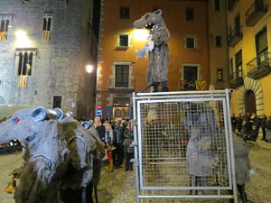 Fires 2018. La Beatufarra, descens del Beatusaure per les escales de la Catedral de Girona
